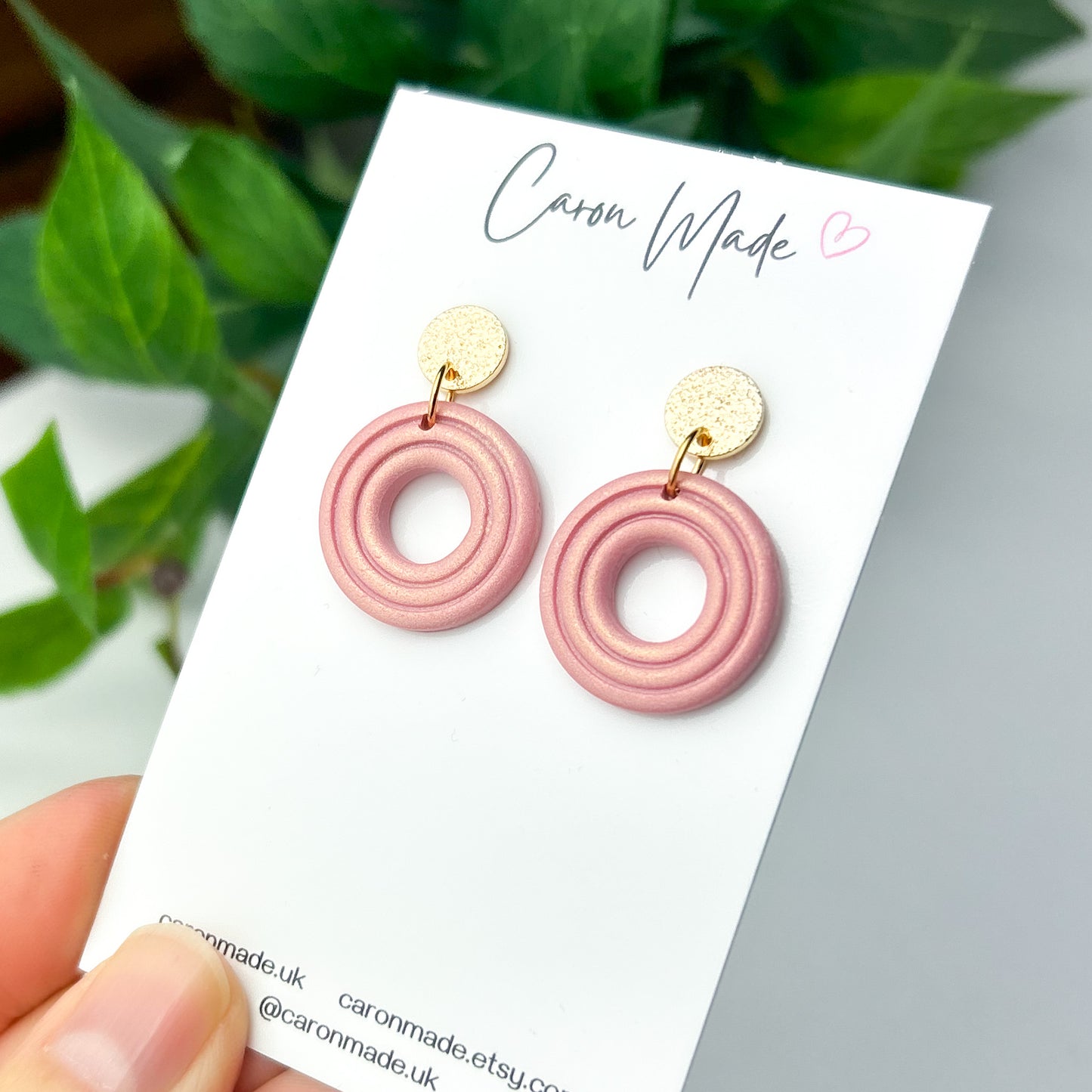 Light pearly pink round earrings
