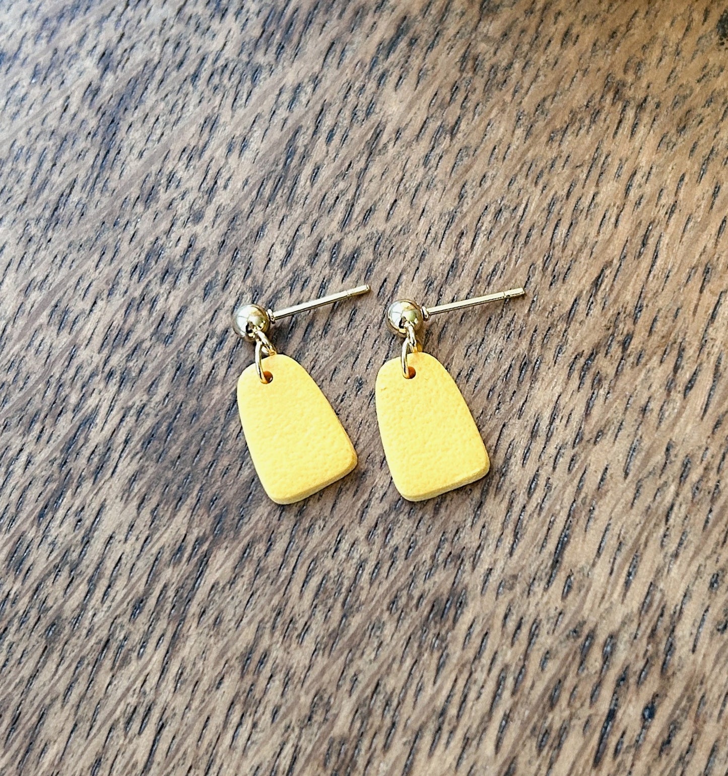 Yellow mini drop earrings