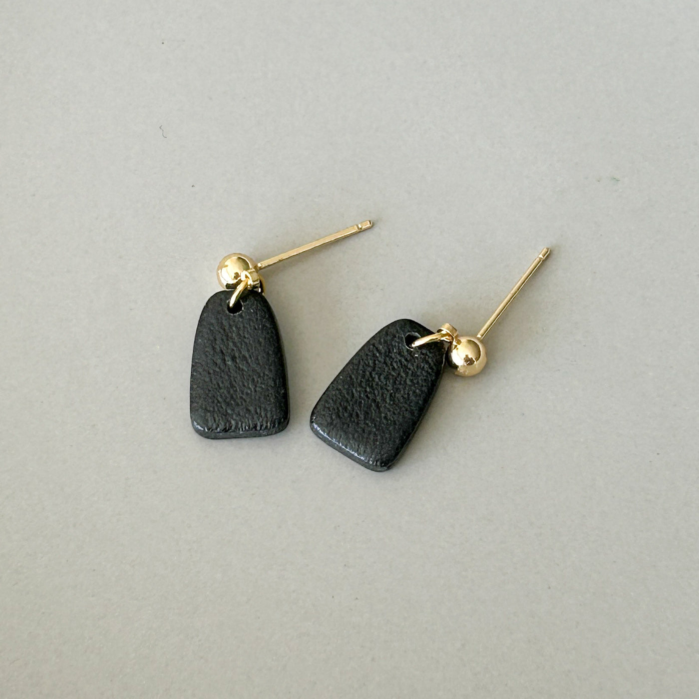 Black minimalist drop earrings