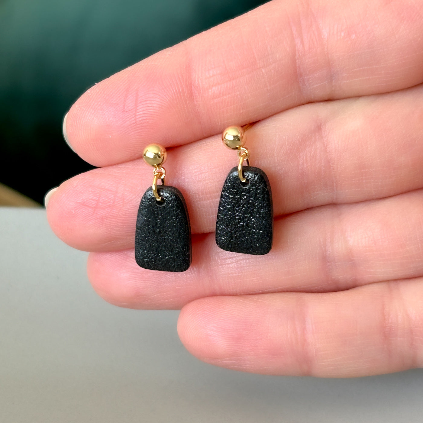 Black minimalist drop earrings